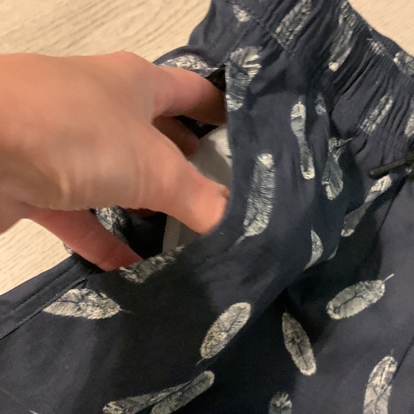 Goodthreads‎ Navy Blue Feather print Men’s swim trunks size M NWT - Picture 12 of 13